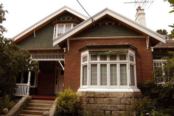 Leura's Grand Mansion Picture 1