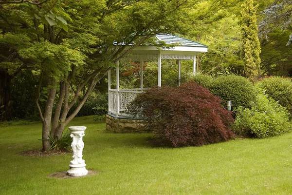 Leura's Grand Mansion Picture 2