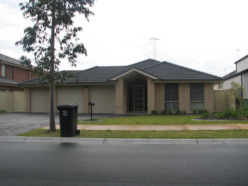 Large 4 Bedroom Home Picture 1