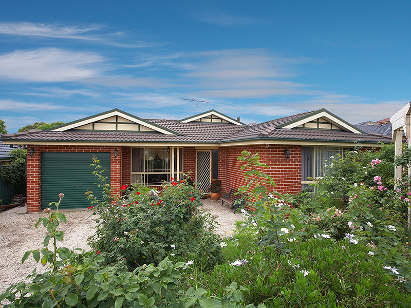 CHARM & CHARACTER Picture 1