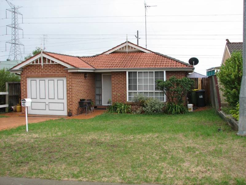 BIG BACKYARD - QUIET LOCATION Picture 1