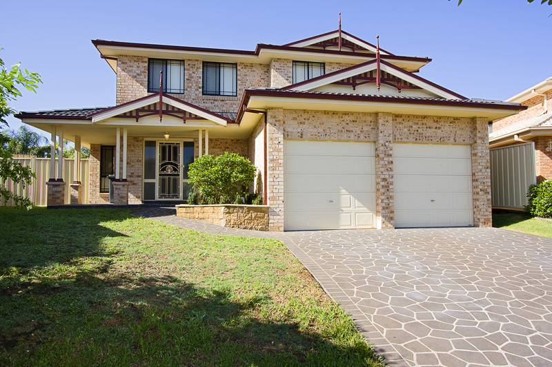 THIS HOME IS SPACIOUS Picture 1