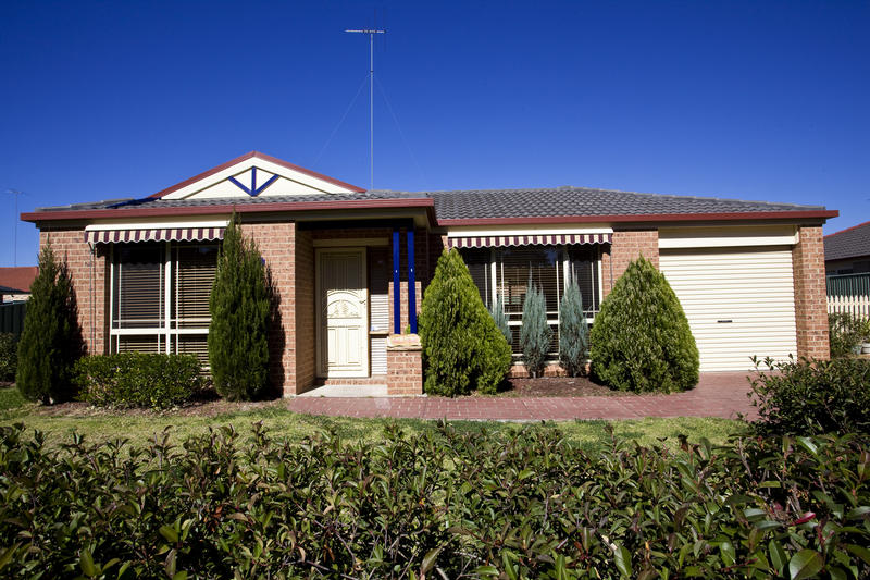 4 BEDROOMS - GREAT PRICE Picture 1