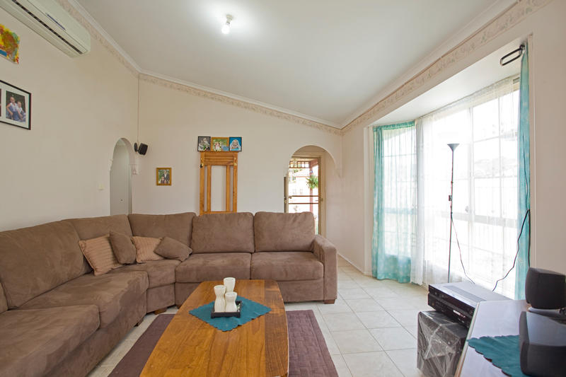 NEW CARPET, NEW PAINT - YOU'LL LOVE IT! Picture 2