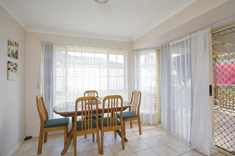 NEW CARPET, NEW PAINT - YOU'LL LOVE IT! Picture 3