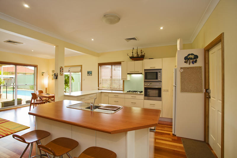 VERY IMPRESSIVE PROPERTY Picture 3