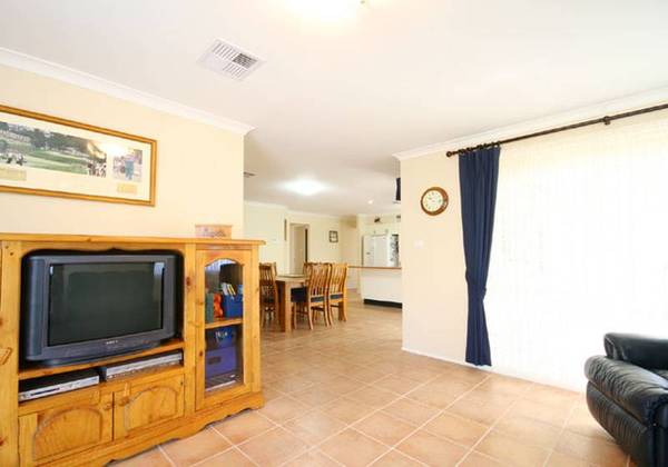 LIVING ON THE HIGH SIDE Picture 3