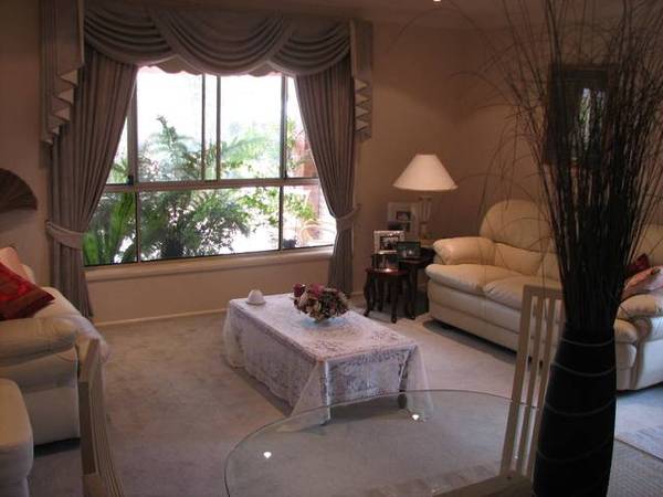 Fresh on the market Blue Hills 665m2 Picture 3