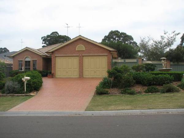 Fresh on the market Blue Hills 665m2 Picture 1