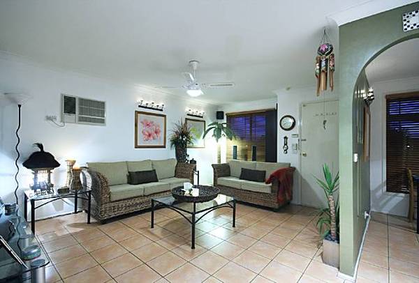 BEAUTIFULLY PRESENTED Picture 2