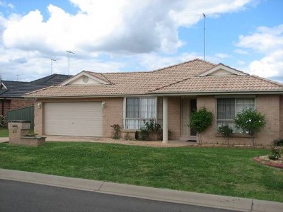 COMFORTABLE LIVING Picture