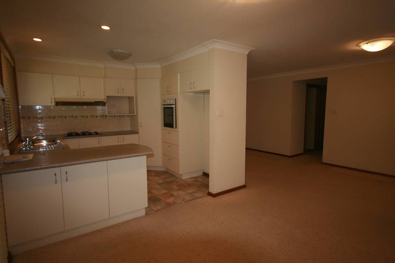 EXECUTIVE RESIDENCE IN TRANQUIL SETTING Picture