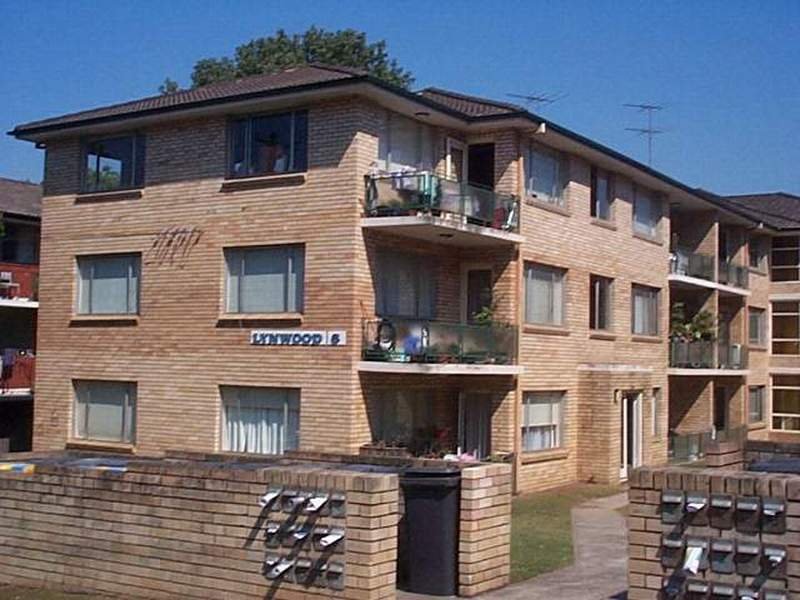 CONVENIENT LOCATION Open for inspection Tuesday, 3rd March, 2009 @ 11.15am - 11.25am Picture 1