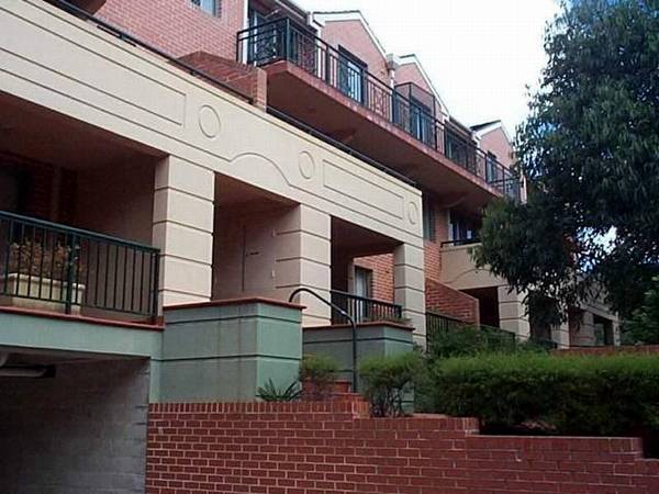 STYLISH LIVING Picture 1