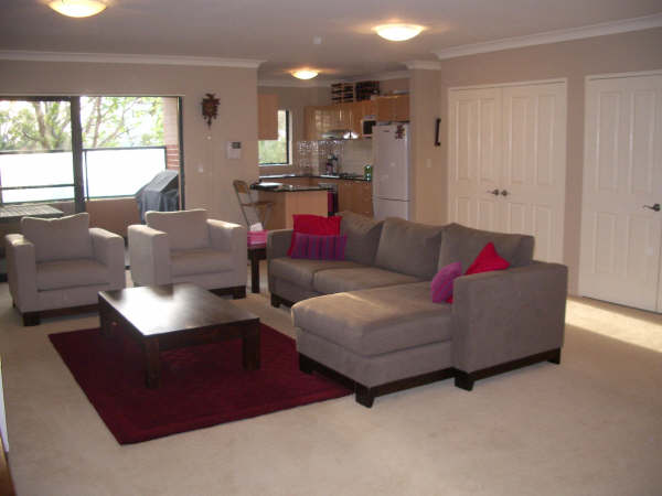 IMMACULATE PRESENTATION Picture 1