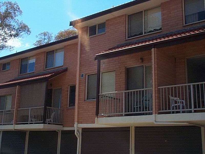 QUIET LOCATION Open for inspection Wednesday 11th March, 2009 @ 11.30am - 11.40am Picture 1