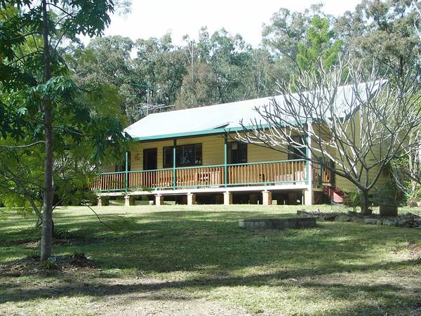Bushland Hideaway Picture 1