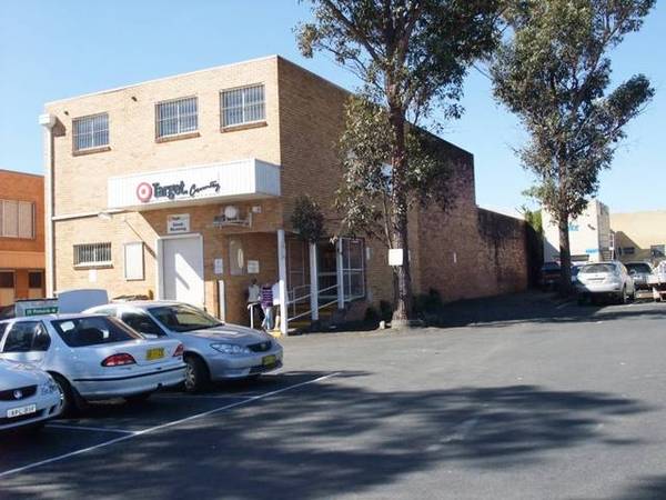 Pacific Highway Frontage Picture 3