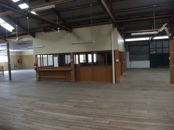 Huge Commercial Building in CBD Picture 3