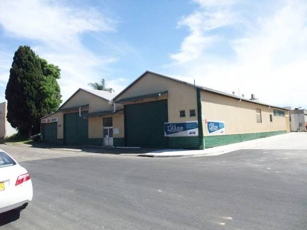 Huge Commercial Building in CBD Picture 1