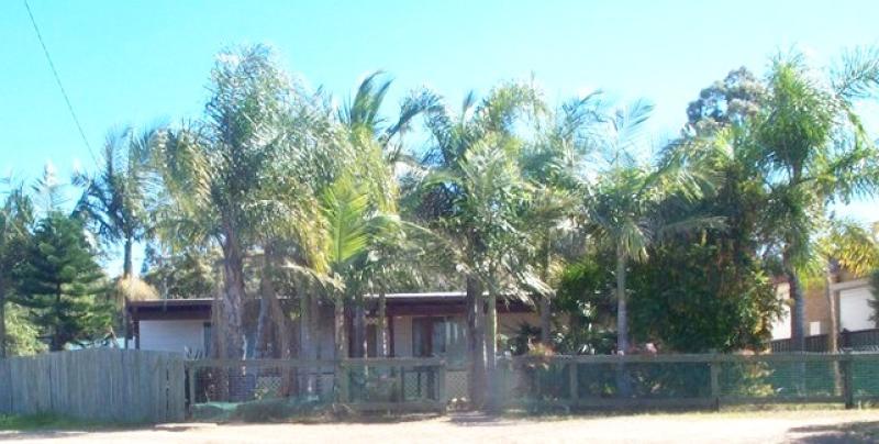CLOSE TO SCHOOLS Picture 1
