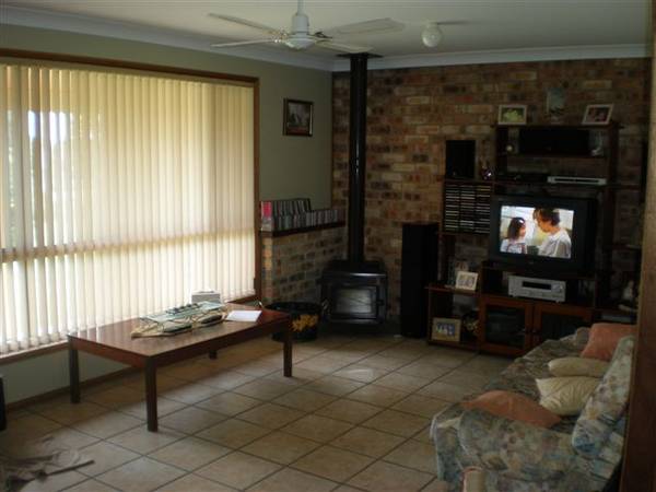 Rural Setting Handy to Town Picture