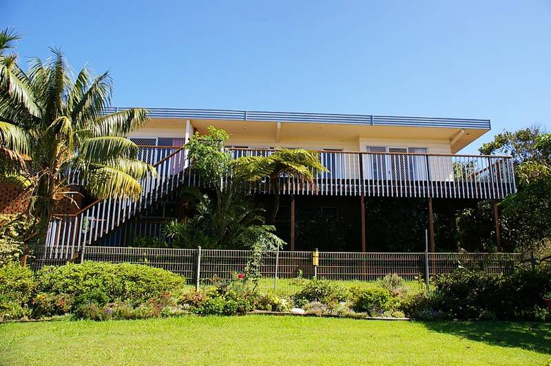 Prime Crescent Head Location with future potential Picture 2