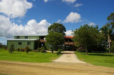 Delightful hobby farm close to the Coast Picture