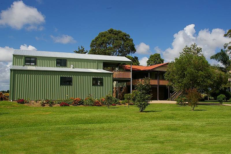 Brilliant coastal hobby farm Picture 2