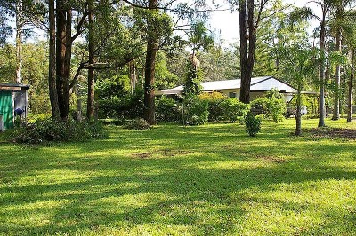 Scrubby Creek Frontage. Handy to town. Picture