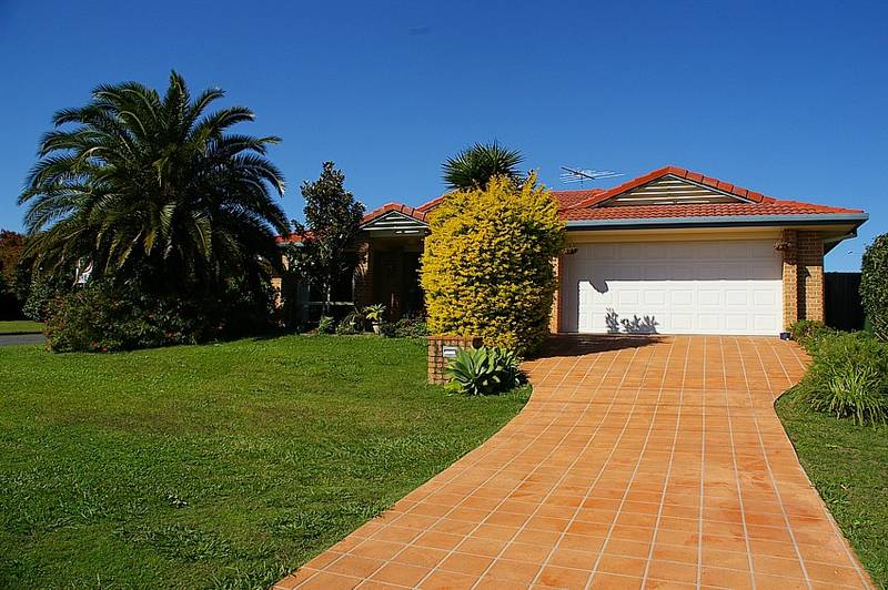 Stunning style and sophistication Picture 1