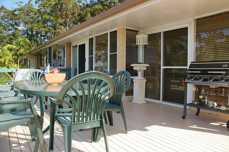 Stunning lifestyle property with a panoramic vista Picture 3