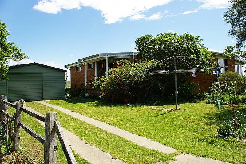 The perfect riverside rural location, close to all facilities Picture 3