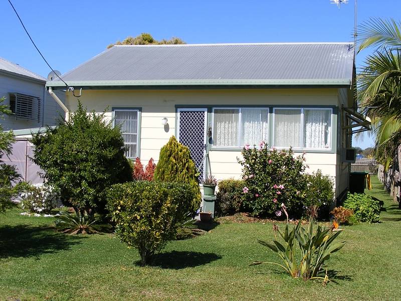 QUAINTESSENTIAL COTTAGE Picture 2