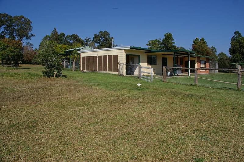 SUPERB SMALL ACREAGE Picture 1