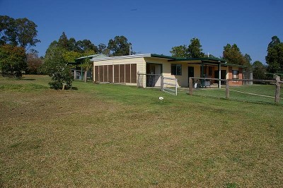 SUPERB SMALL ACREAGE Picture