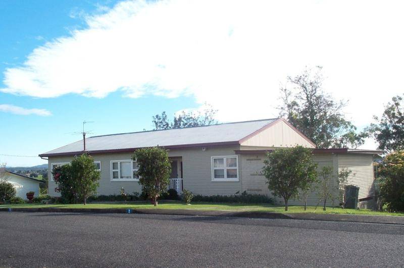 3BR WITH RIVERVIEWS Picture 1