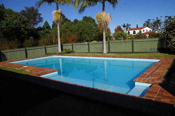 HOW WONDERFUL LIFE IS... IN BEATUTIFUL GLENROCK Picture