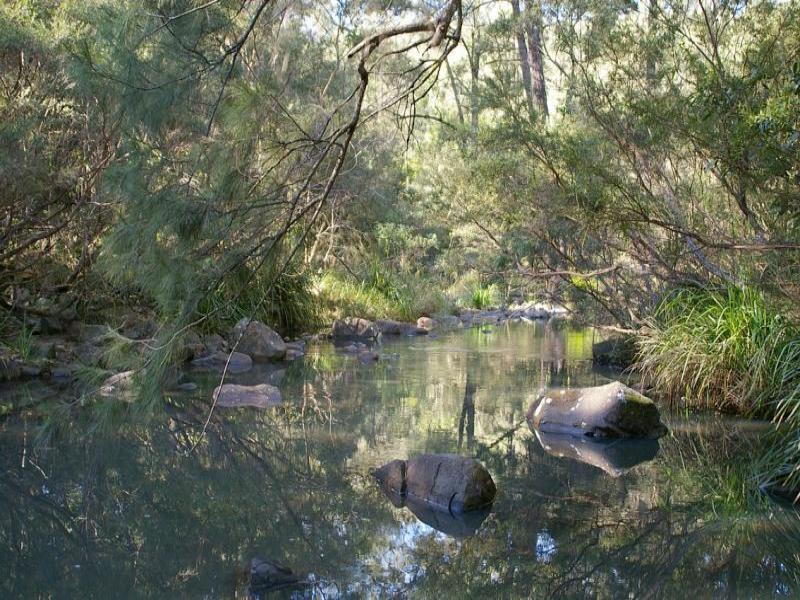 WATERFALLS, ROCKS, BUSHLAND AND GRAZING Picture 2