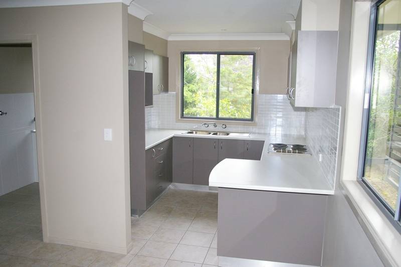 Modern home in West Kempsey Picture Modern home in West Kempsey Picture