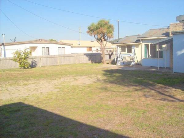 HEAR THE WAVES ROLL IN Picture 3