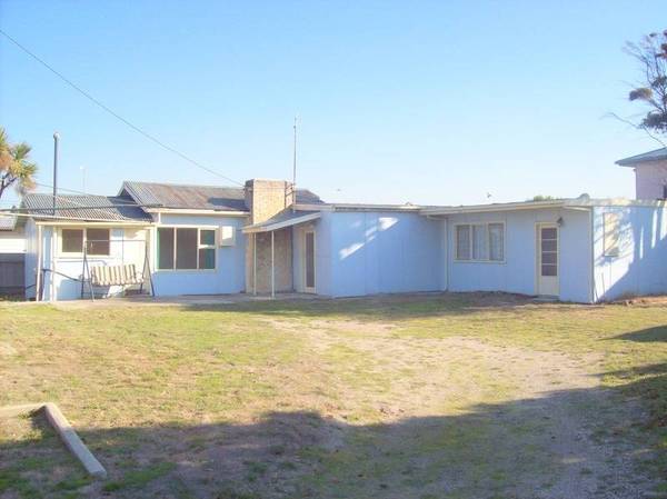 HEAR THE WAVES ROLL IN Picture 1