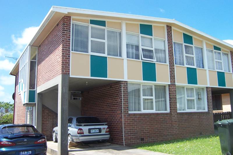 Unit Living. Picture 1