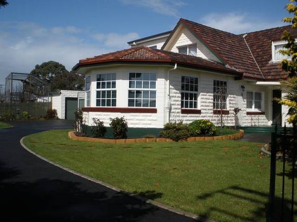 PURE ELEGANCE Picture