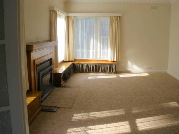 IMMACULATE HOME ON LARGE BLOCK Picture IMMACULATE HOME ON LARGE BLOCK Picture