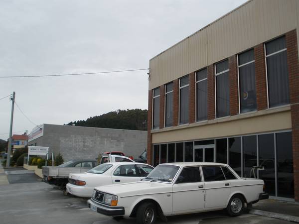 Commercial Warehouse and Showroom Picture 1