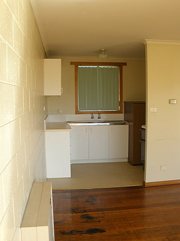 NEAT & TIDY
BEDROOM UNIT IN QUIET COMPLEX Picture