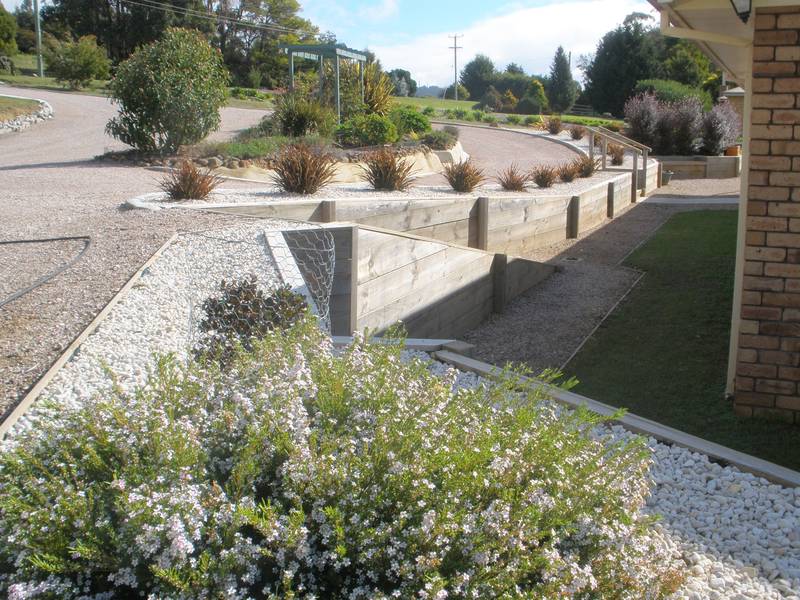 FAMILY HOME WITH ROOM TO PLAY Picture 2