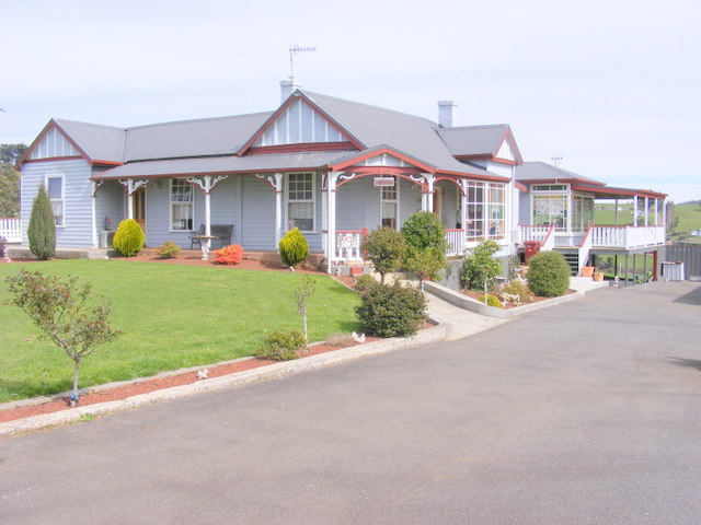 1880's Home of Character ~ Fully Upgraded Picture 1