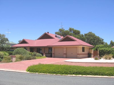 STUNNING FAMILY HOME! Picture